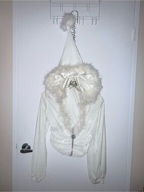 Rubie's Ivory Hooded Snow Princess Zip-Up. Tag says o/s but very small